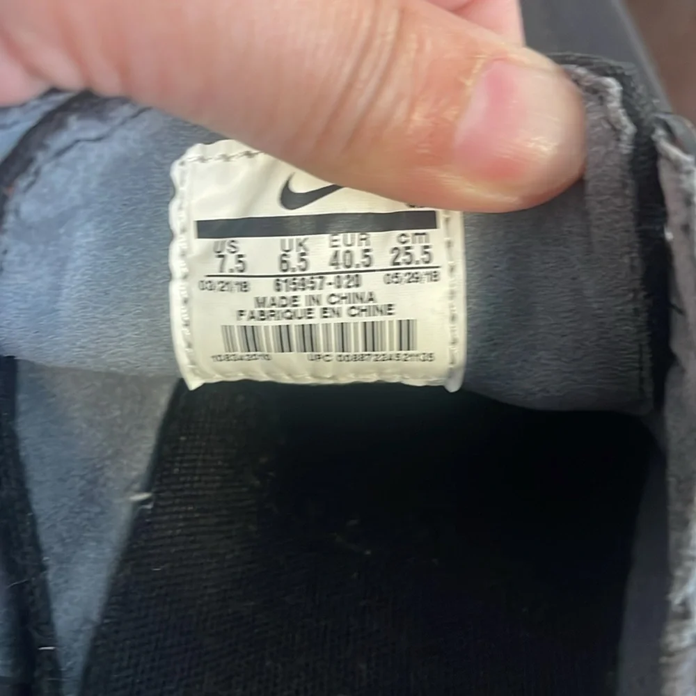 Nike sneakers 👟 - Picture 3 of 3